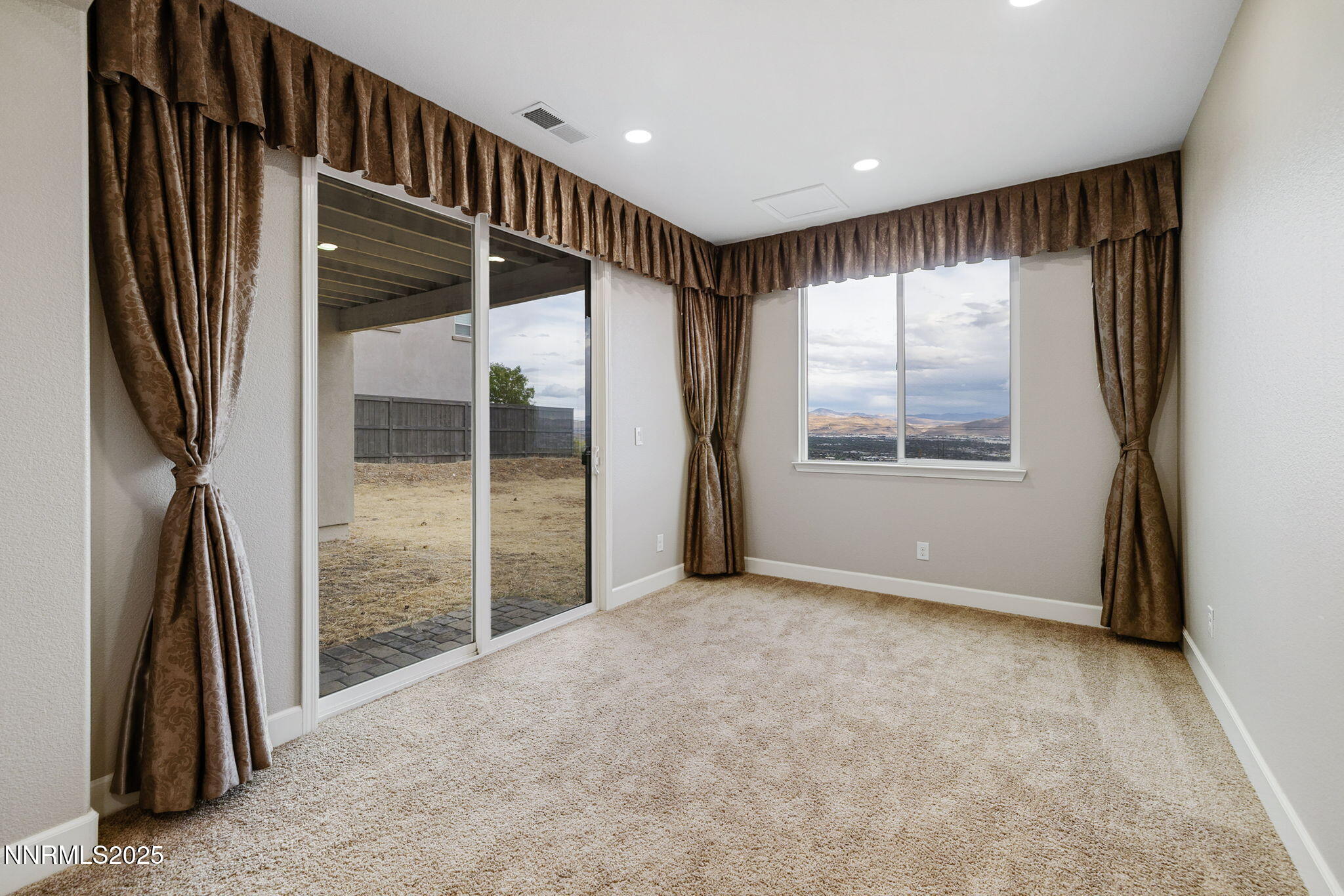 58-web-or-mls-1120 University Park-38