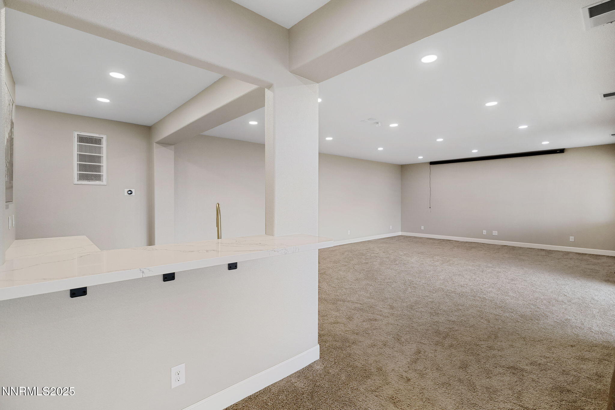 54-web-or-mls-1120 University Park-40