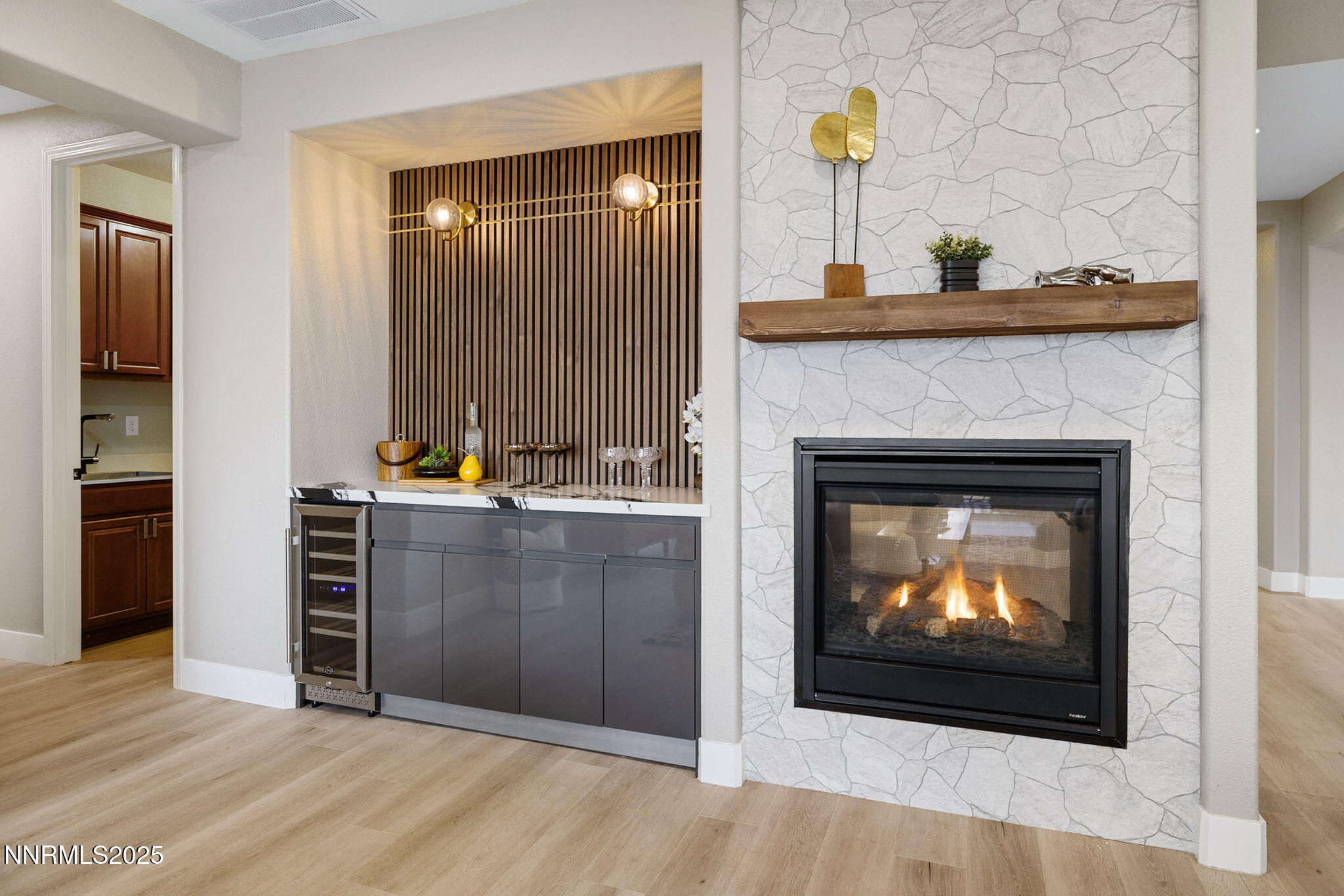 45-web-or-mls-1120 University Park-44