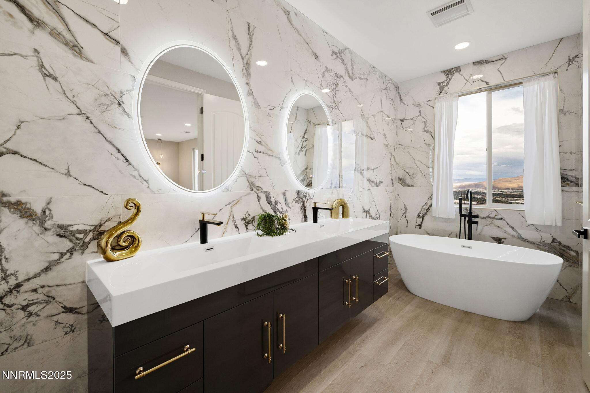 36-web-or-mls-1120 University Park-30