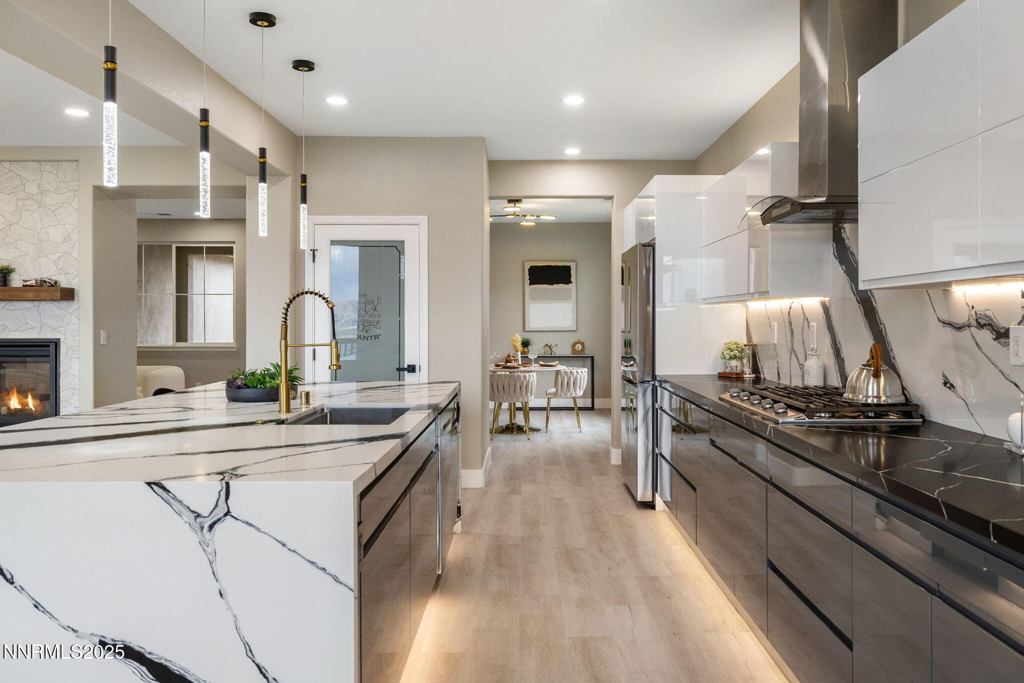 34-web-or-mls-1120 University Park-15