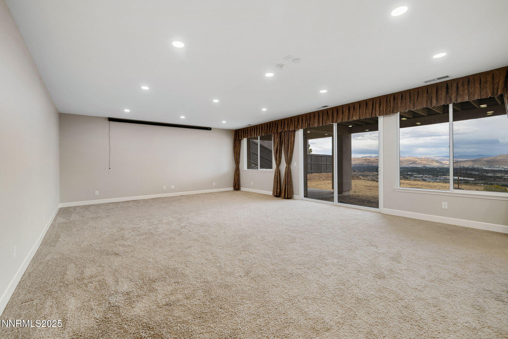 73-web-or-mls-1120 University Park-42