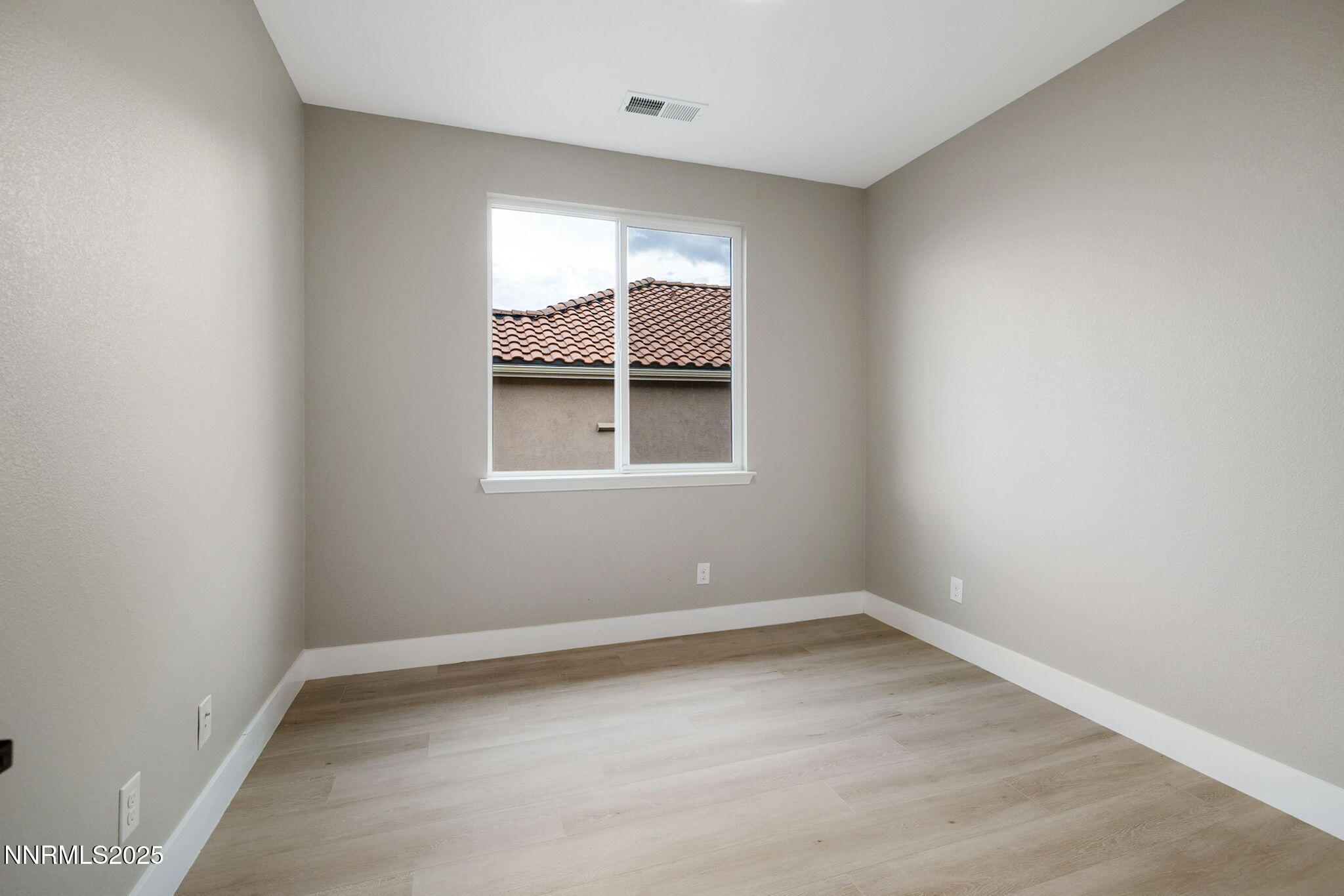 30-web-or-mls-1120 University Park-21