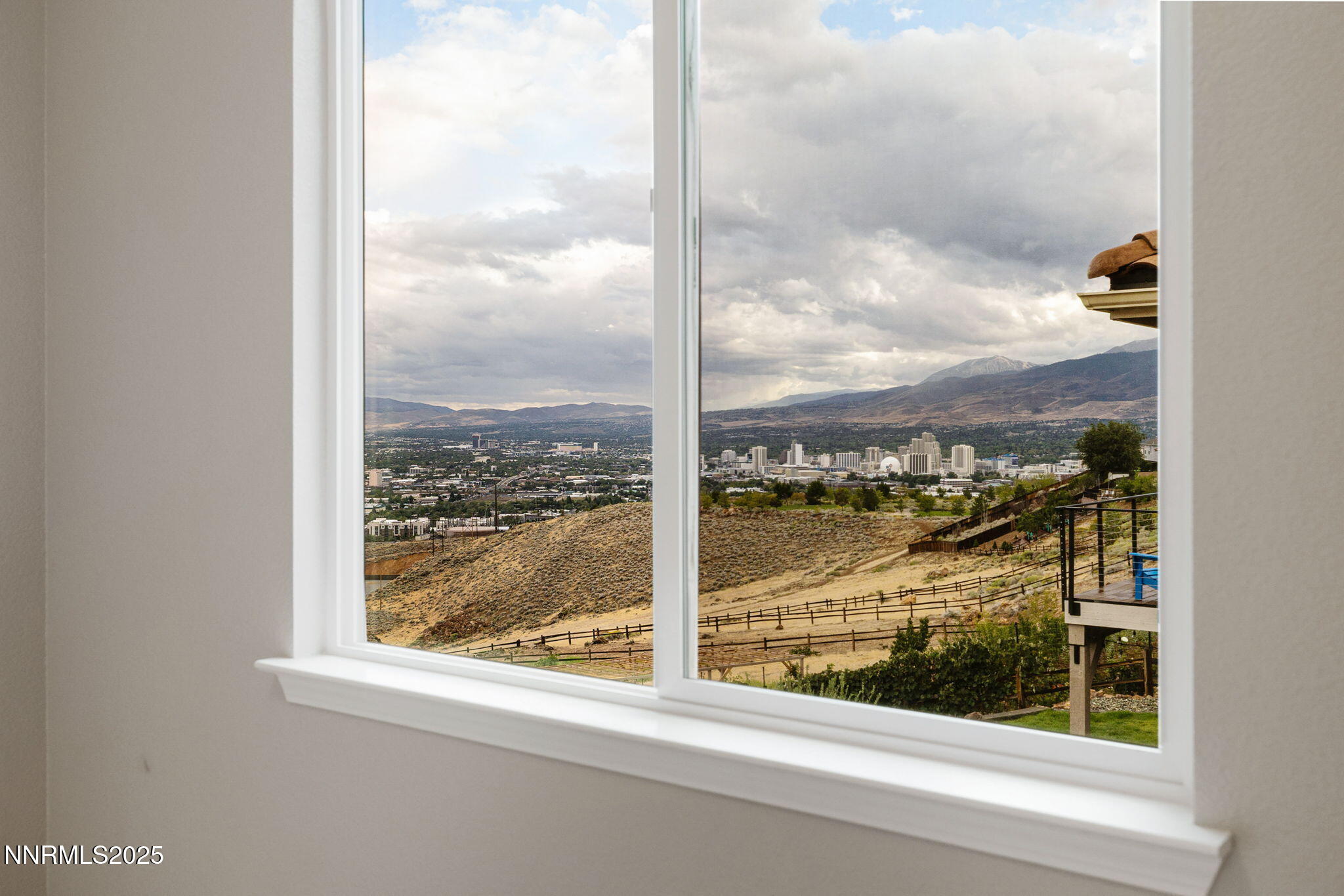 27-web-or-mls-1120 University Park-23