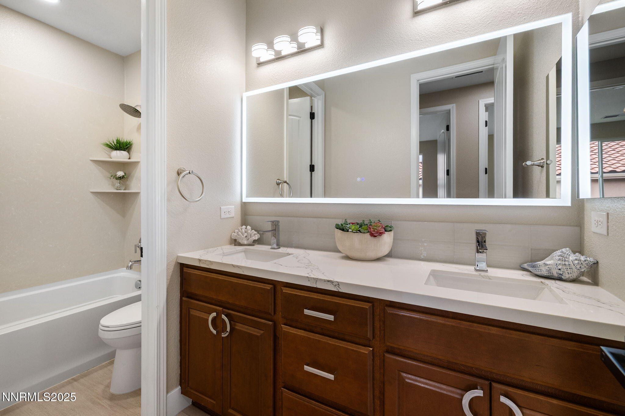 37-web-or-mls-1120 University Park-20