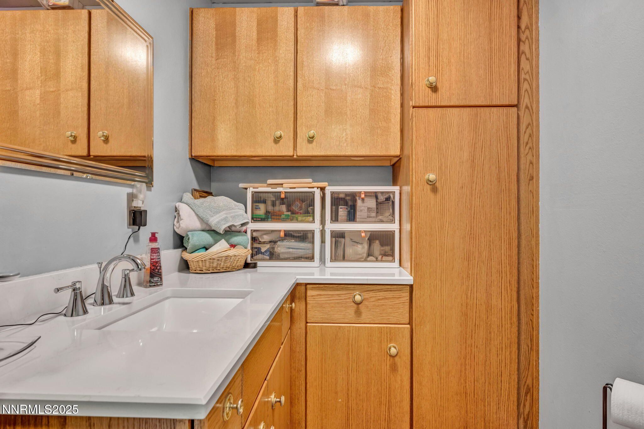 33-web-or-mls-3690-sleepy-hollow-dr