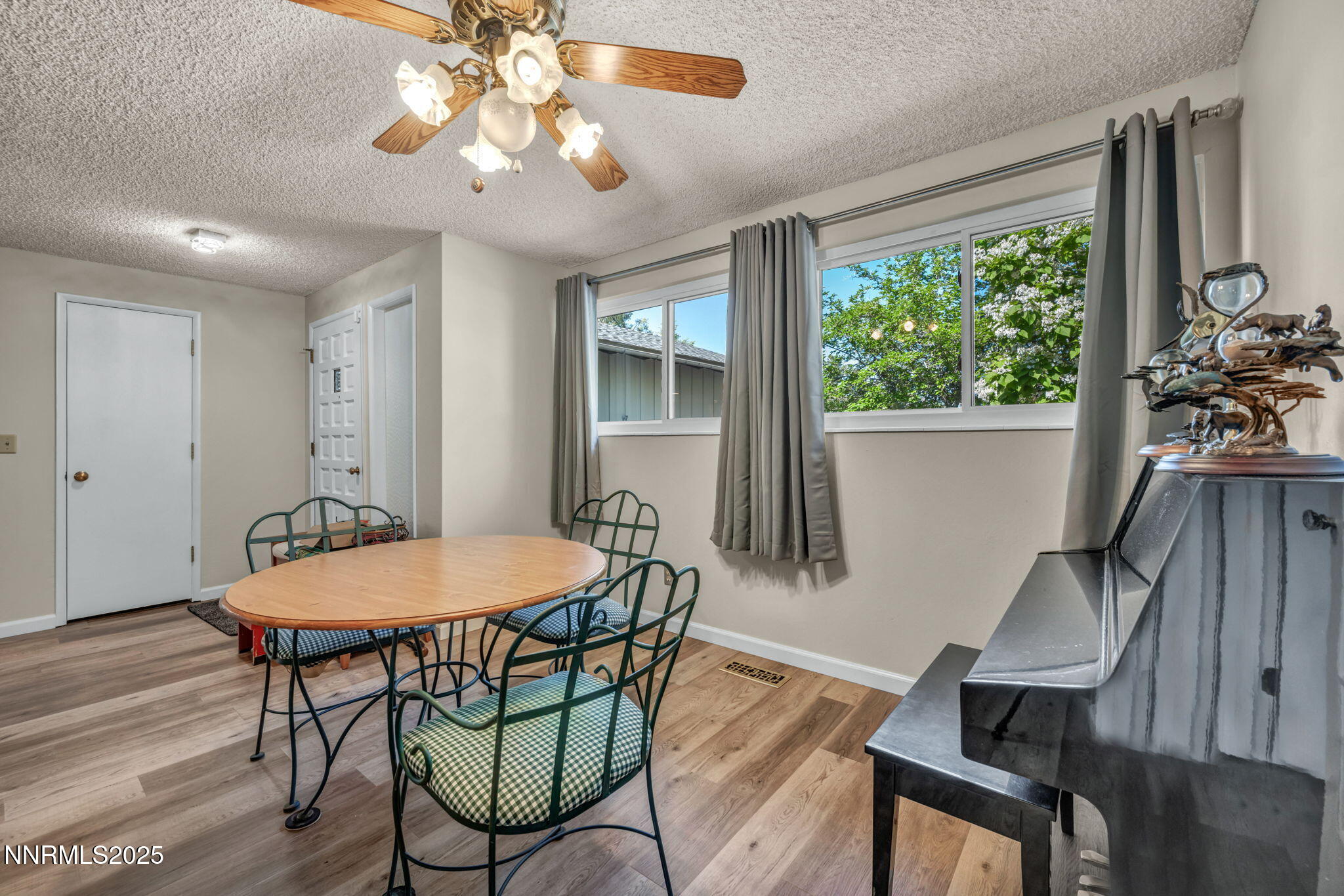 43-web-or-mls-3690-sleepy-hollow-dr