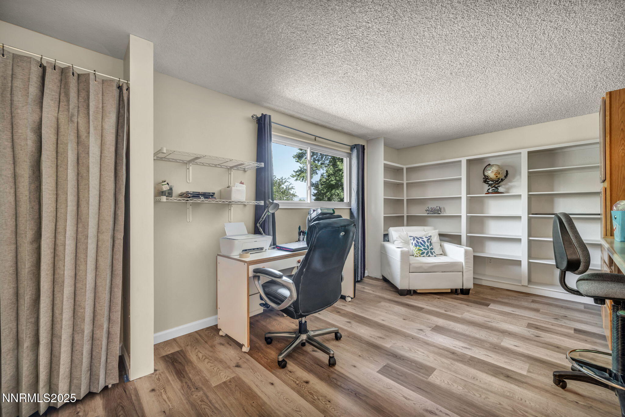 44-web-or-mls-3690-sleepy-hollow-dr