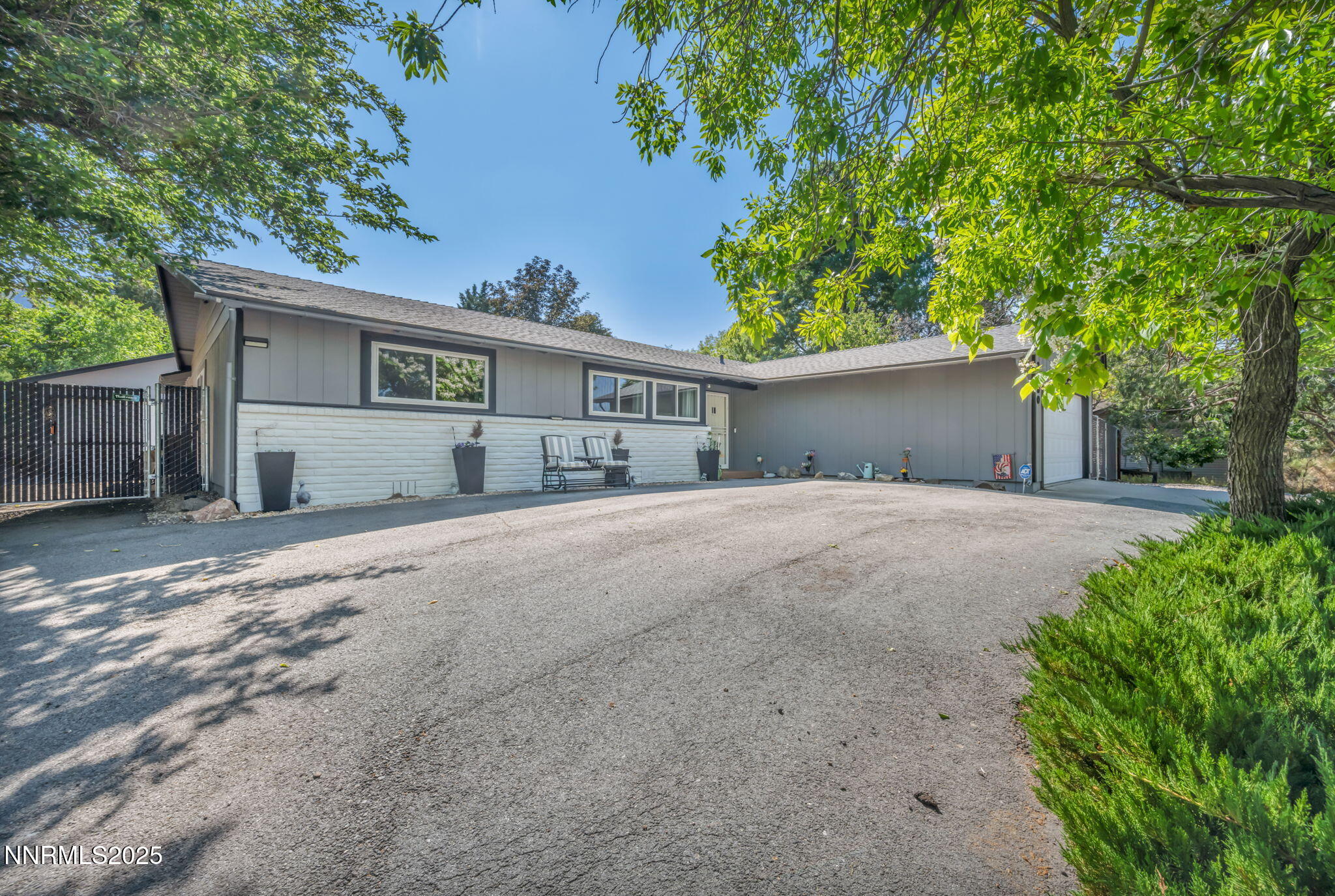 3-web-or-mls-3690-sleepy-hollow-dr