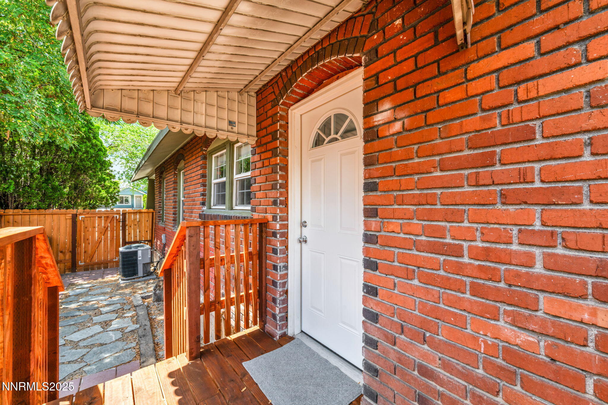 5-web-or-mls-960-ralston-st