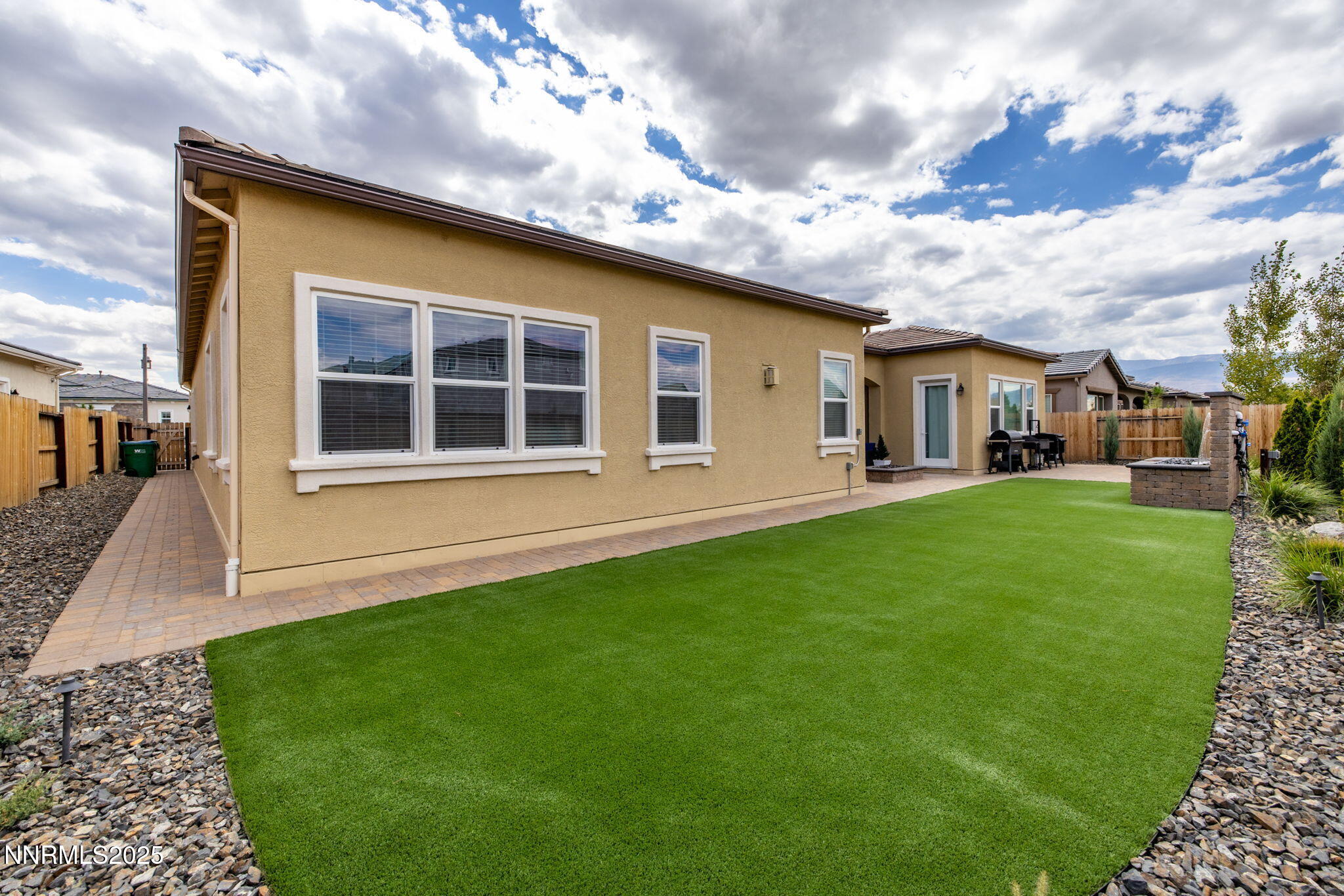 5-web-or-mls-2313 Stone Rise-2