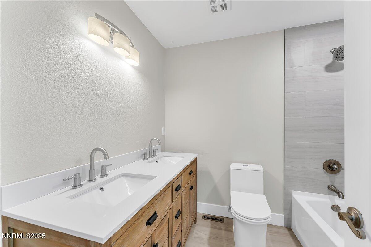 27-7702 S Southmoor Cir Reno NV 89502 (2