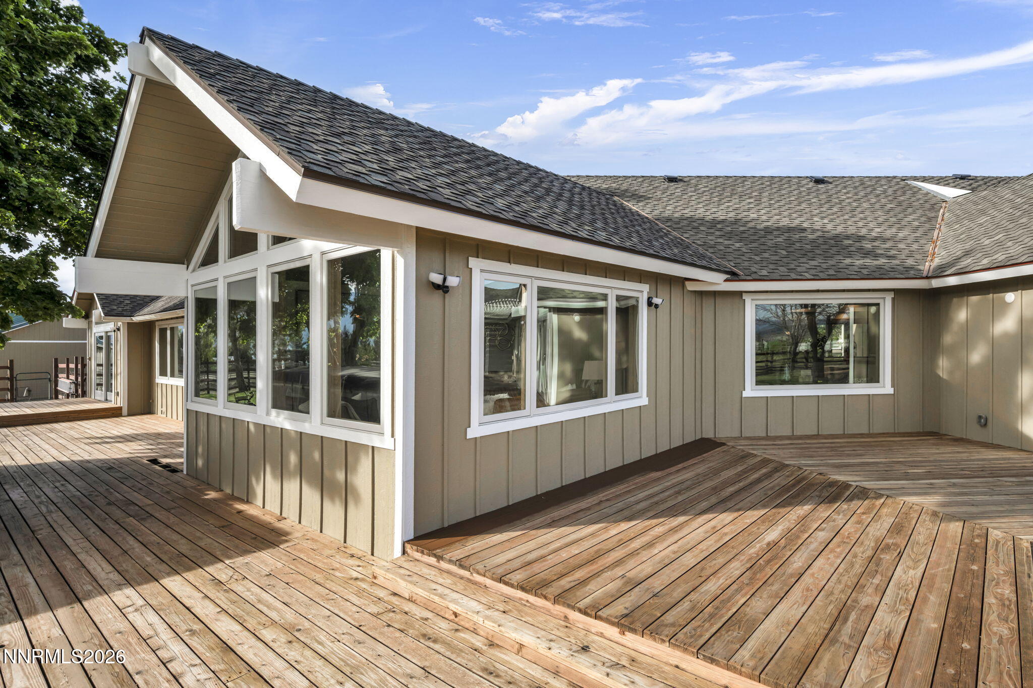 19-web-or-mls-1097-meadowlark-cir