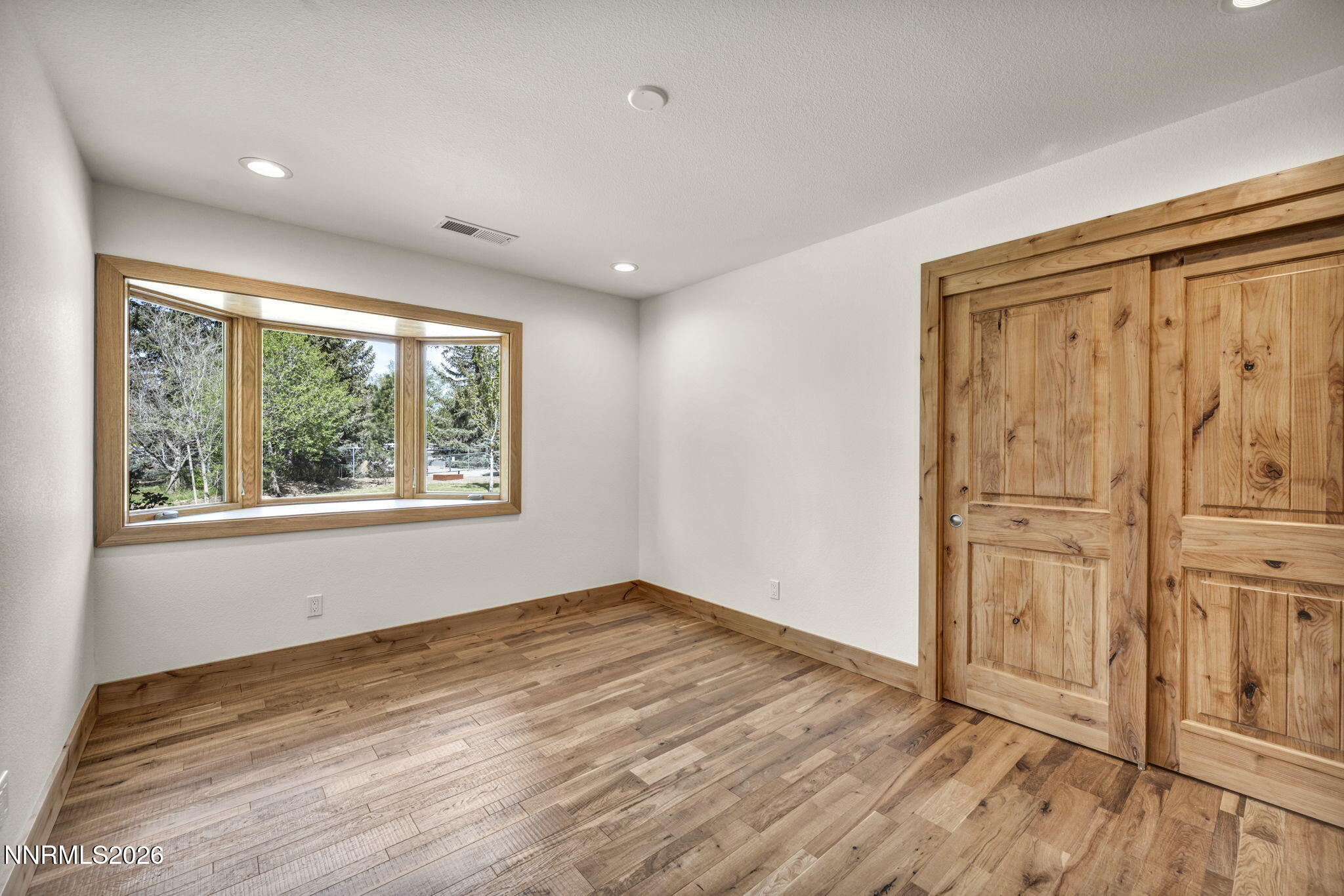 121-web-or-mls-1097-meadowlark-cir