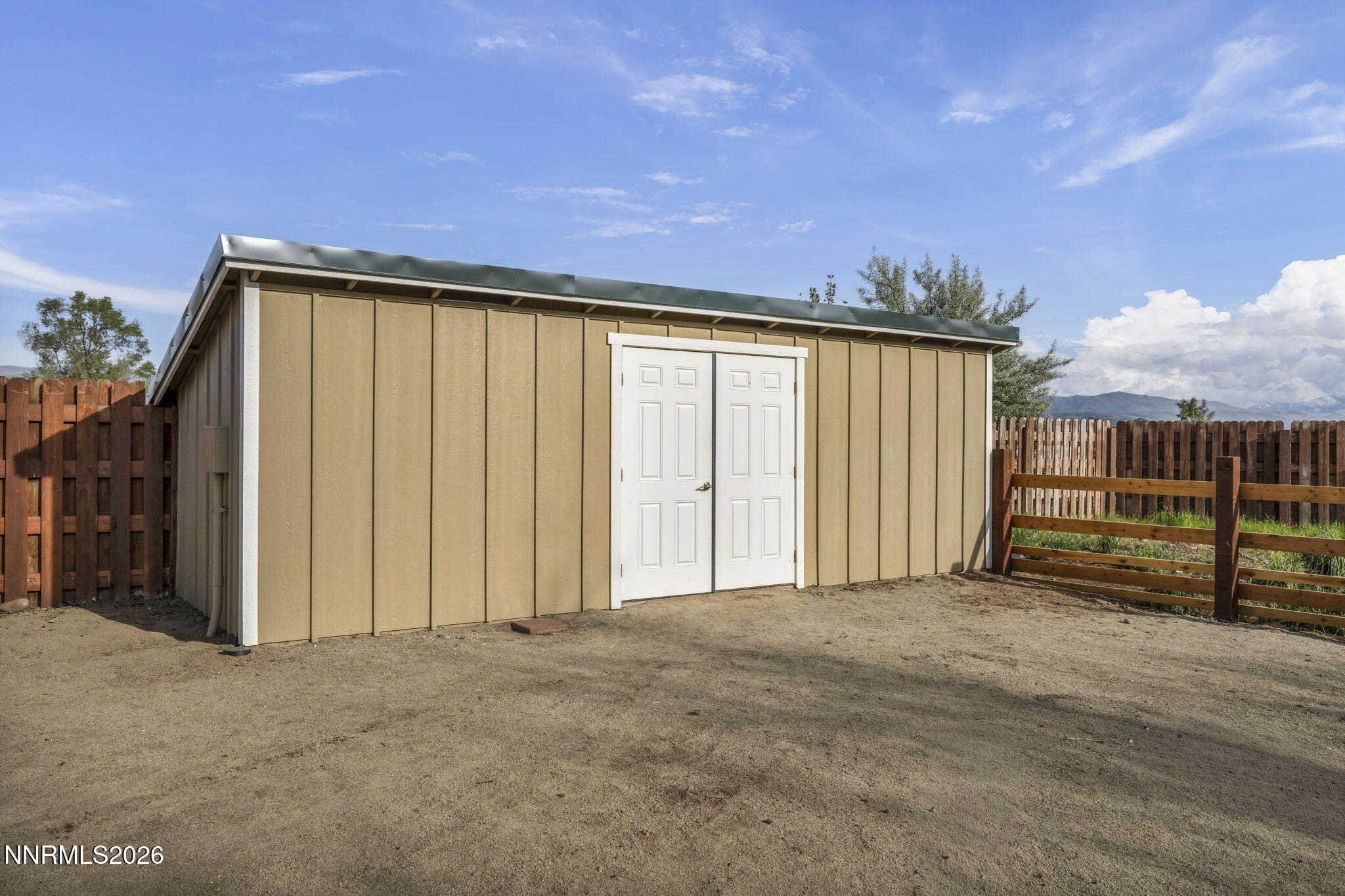 24-web-or-mls-1097-meadowlark-cir
