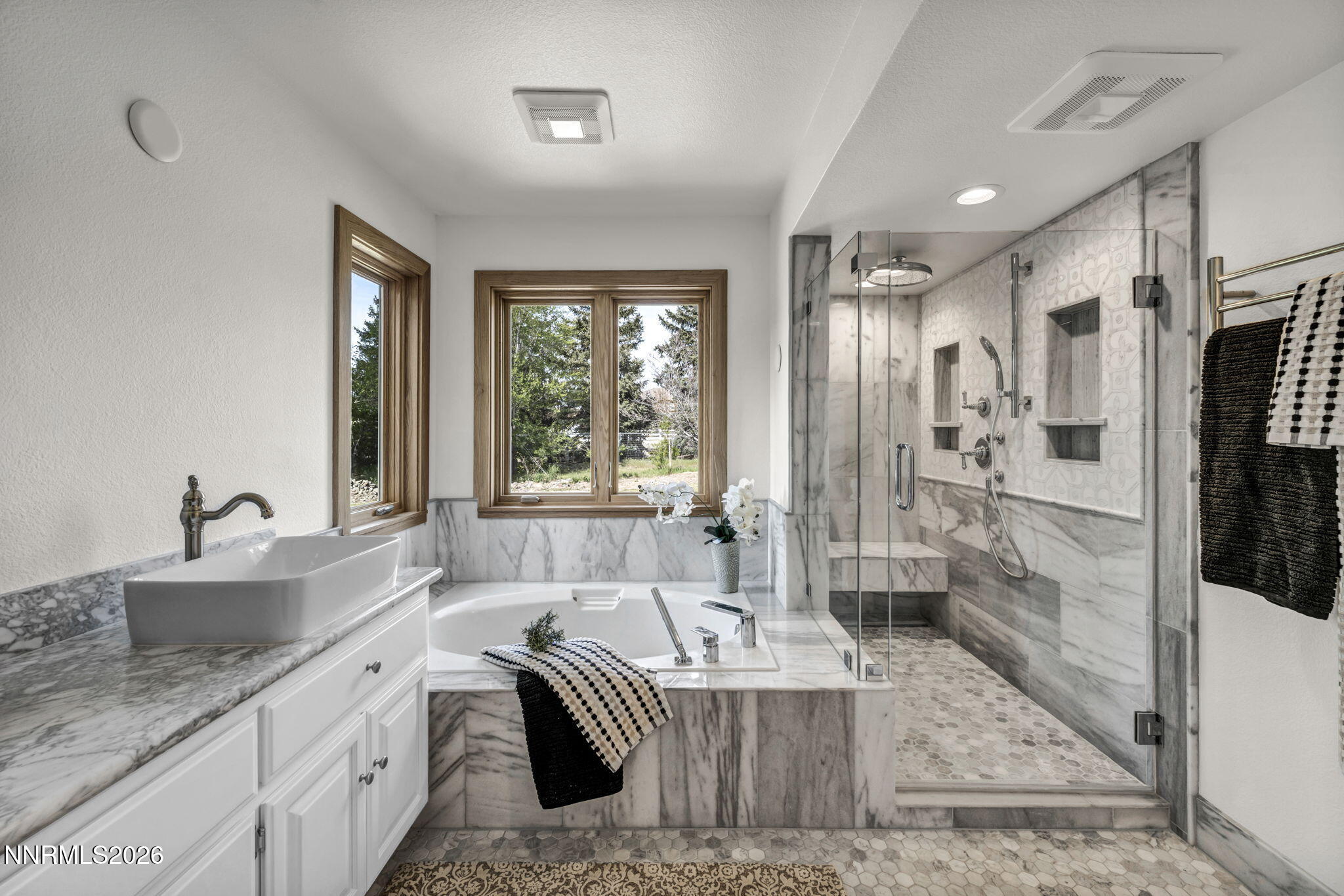149-web-or-mls-1097-meadowlark-cir