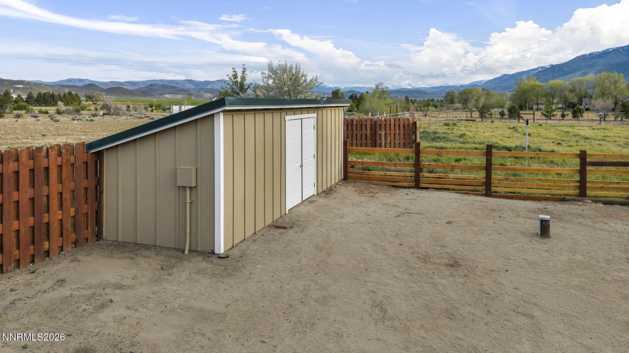 26-web-or-mls-1097-meadowlark-cir
