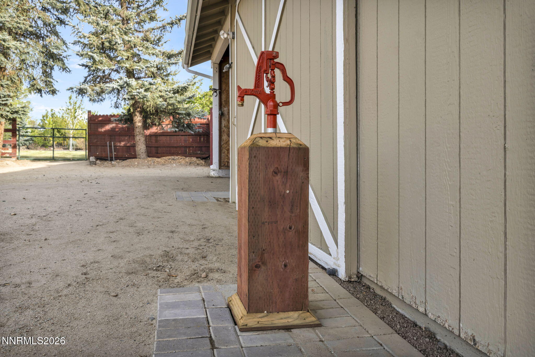 28-web-or-mls-1097-meadowlark-cir
