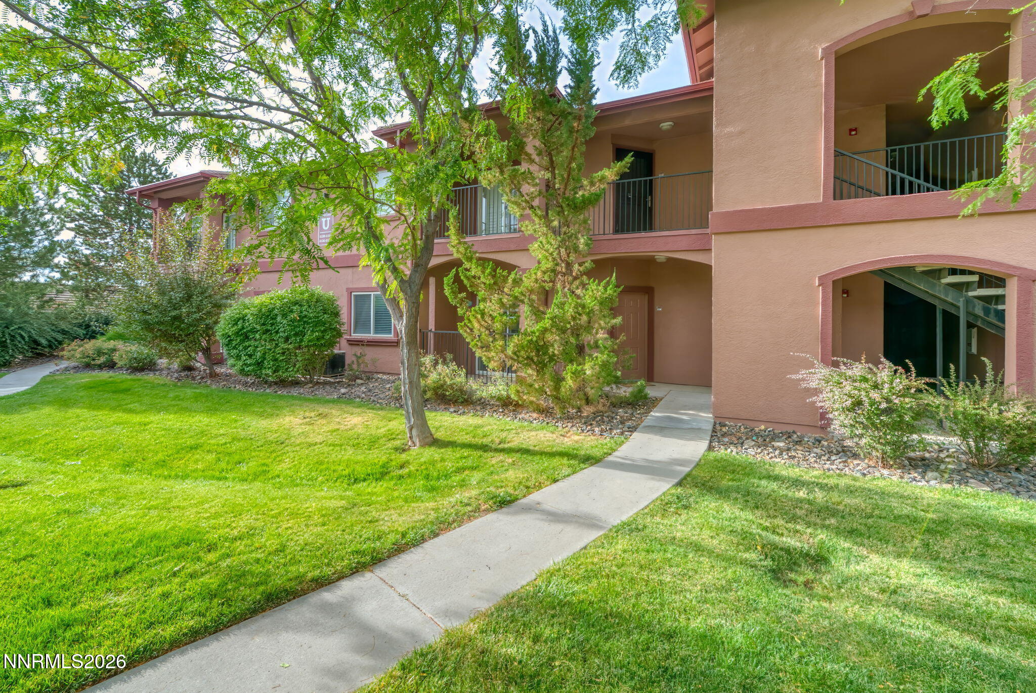 6850 Sharlands Avenue U1120