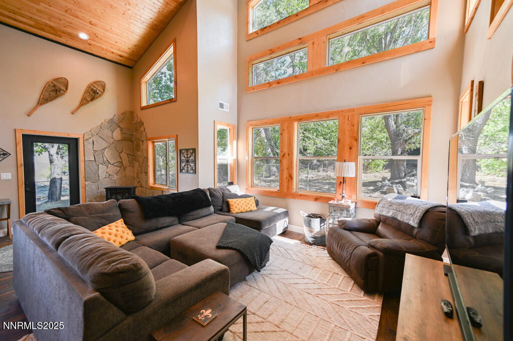 1147 Autumn Hills Road