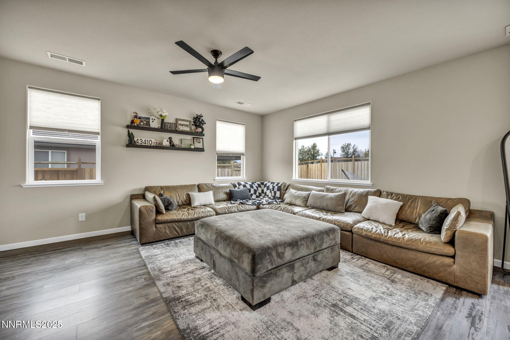 Sparks, Nevada 89436, United States, 3 Bedrooms Bedrooms, ,3 BathroomsBathrooms,Residential,Active,233963