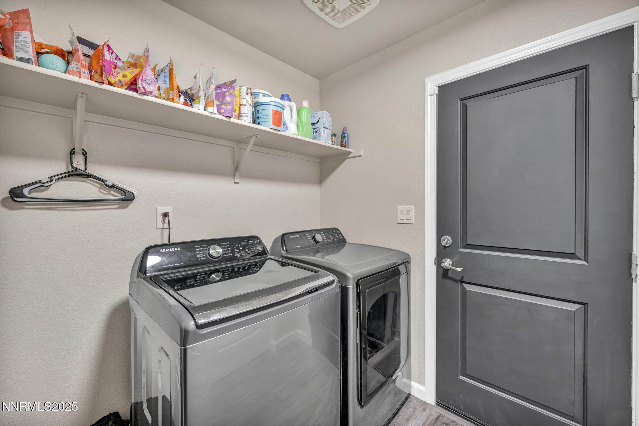 Sparks, Nevada 89436, United States, 3 Bedrooms Bedrooms, ,3 BathroomsBathrooms,Residential,Active,233963