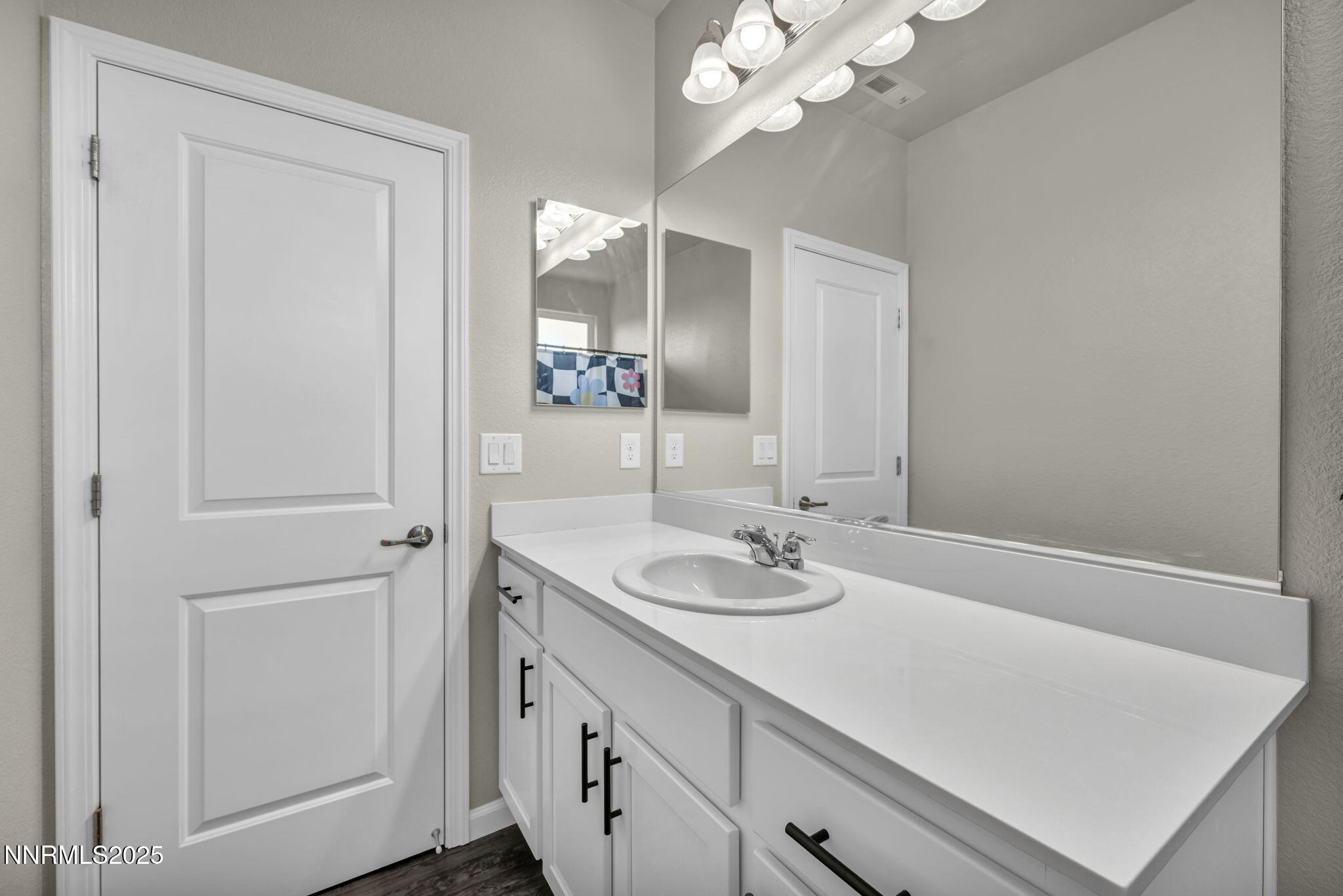 Sparks, Nevada 89436, United States, 3 Bedrooms Bedrooms, ,3 BathroomsBathrooms,Residential,Active,233963