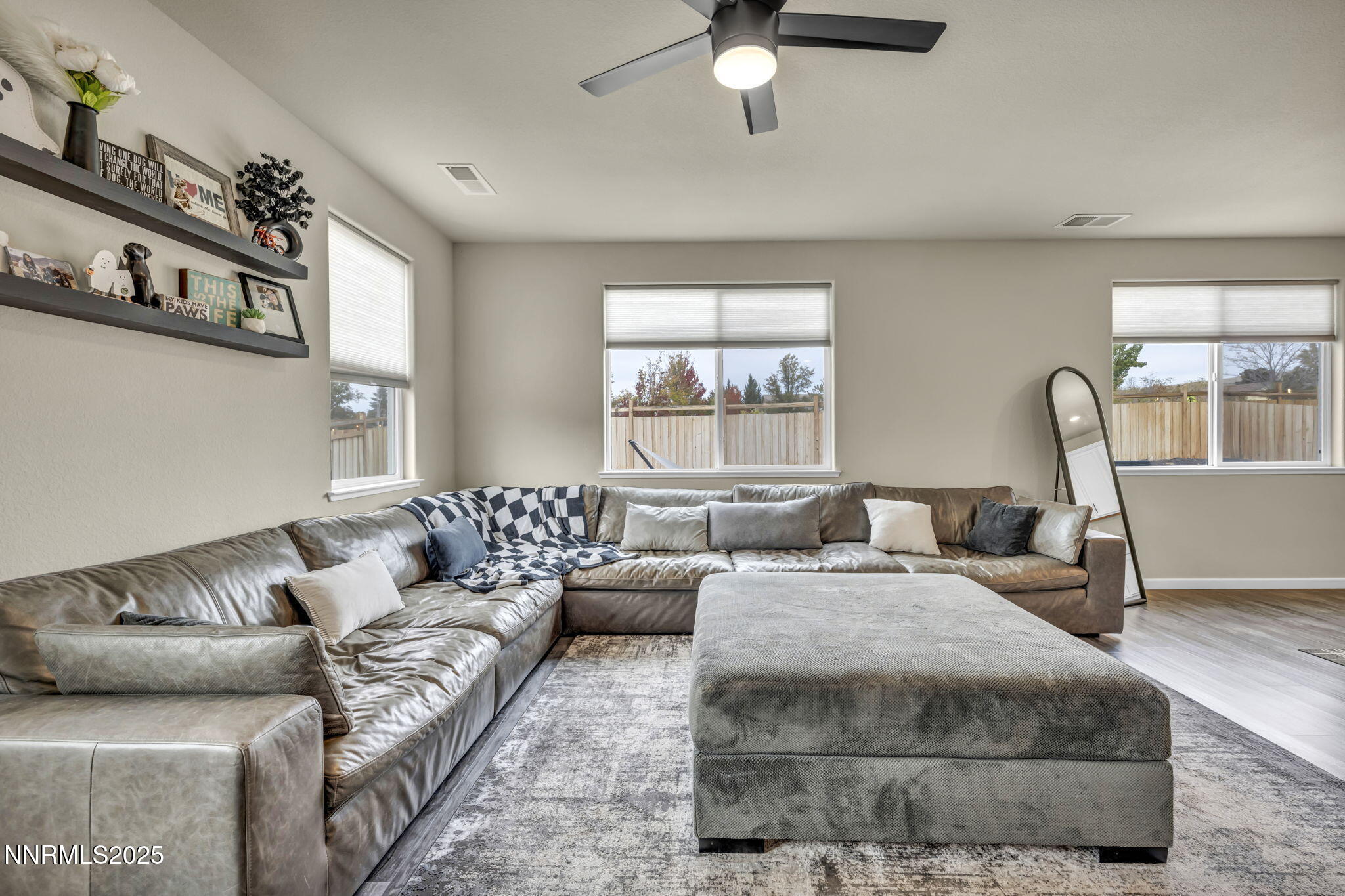 Sparks, Nevada 89436, United States, 3 Bedrooms Bedrooms, ,3 BathroomsBathrooms,Residential,Active,233963