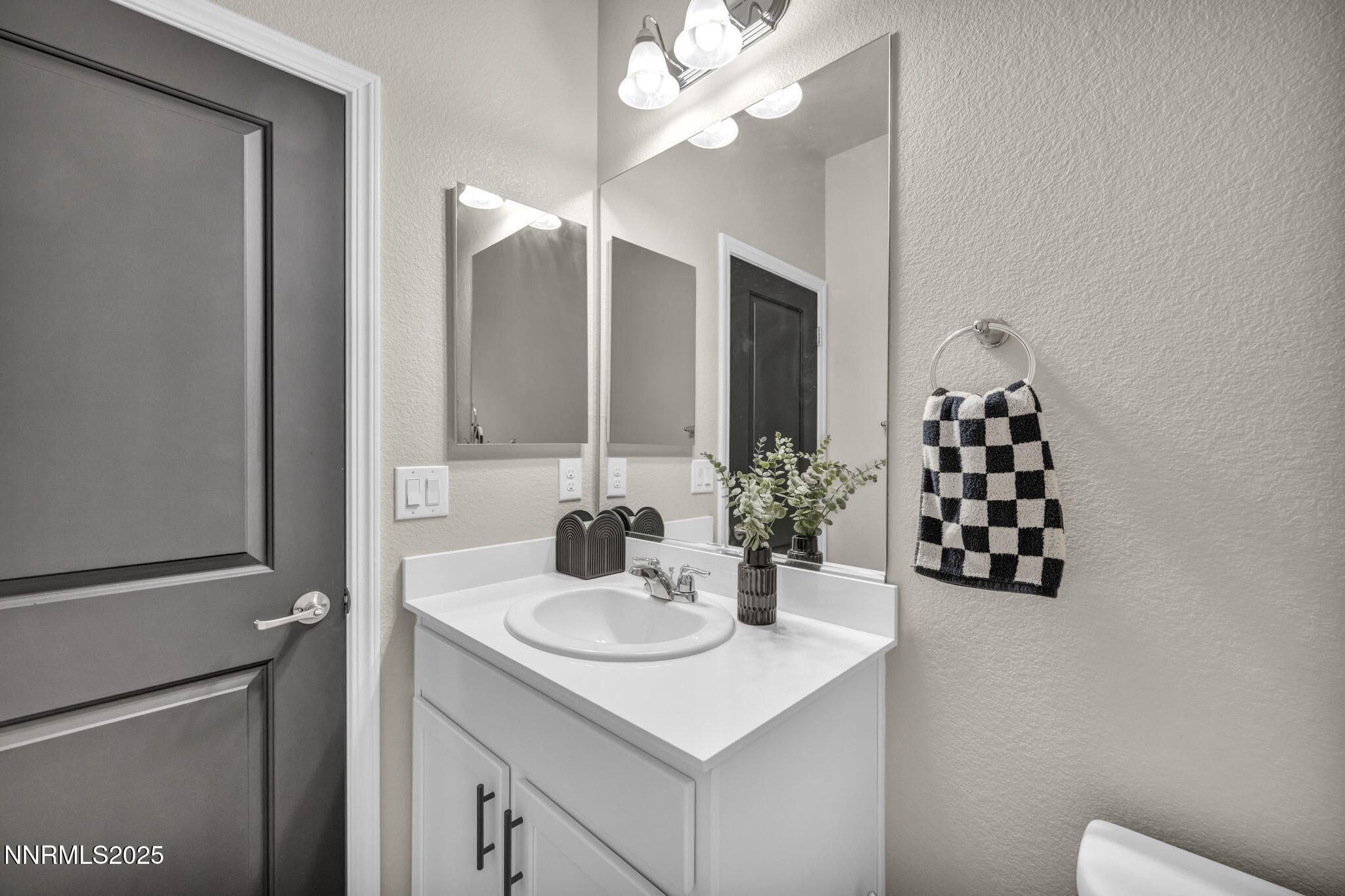 Sparks, Nevada 89436, United States, 3 Bedrooms Bedrooms, ,3 BathroomsBathrooms,Residential,Active,233963