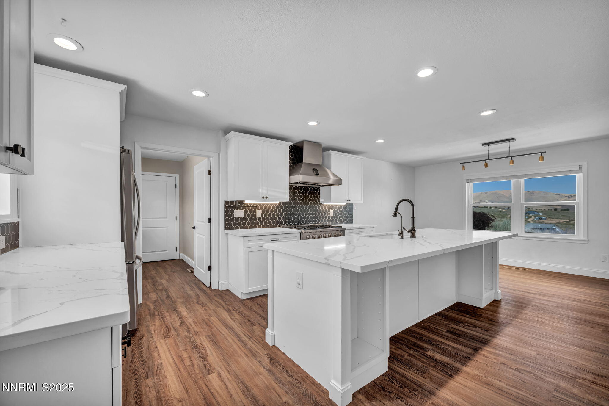 53-web-or-mls-45-arabian-way