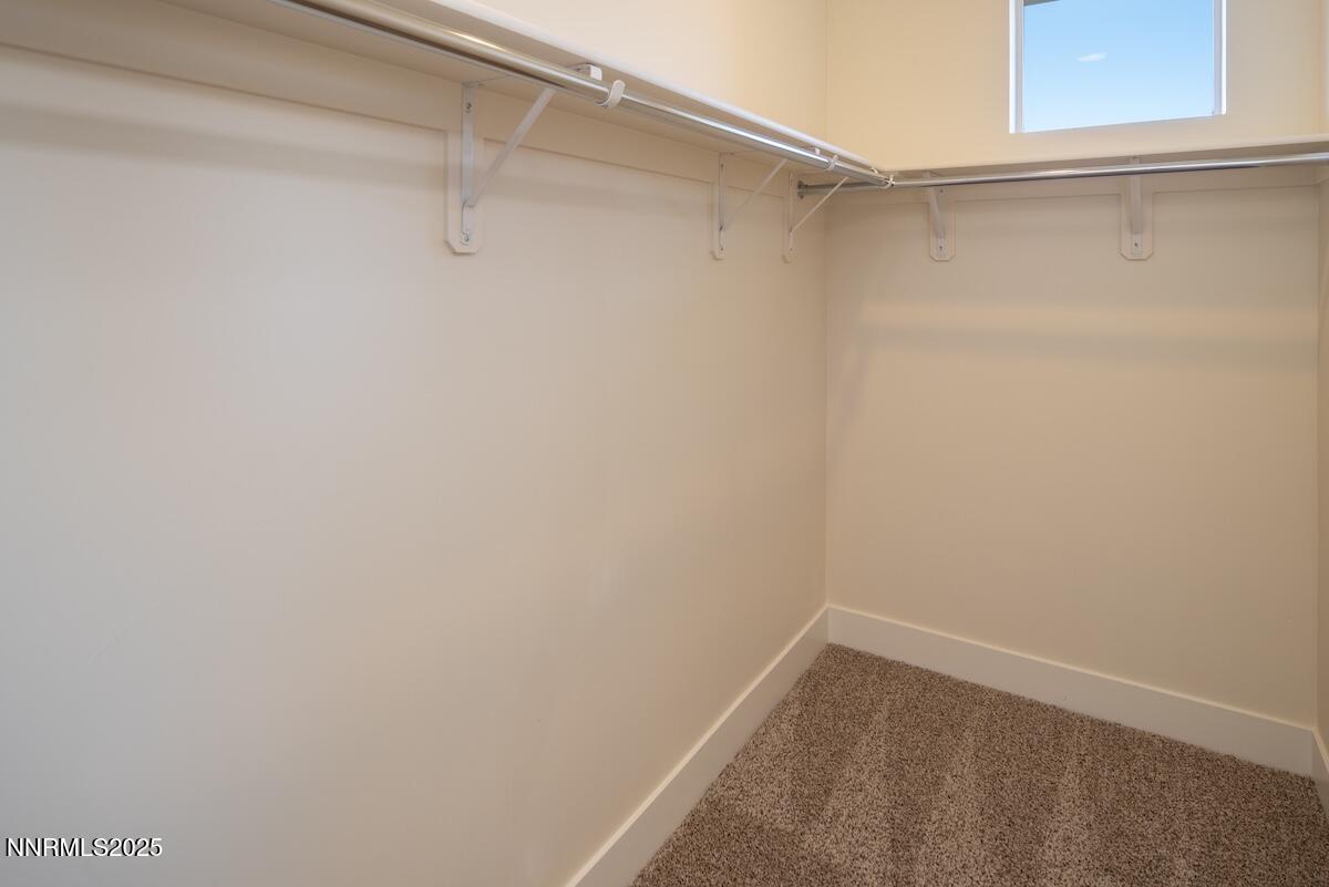 WALK IN CLOSET MASTER