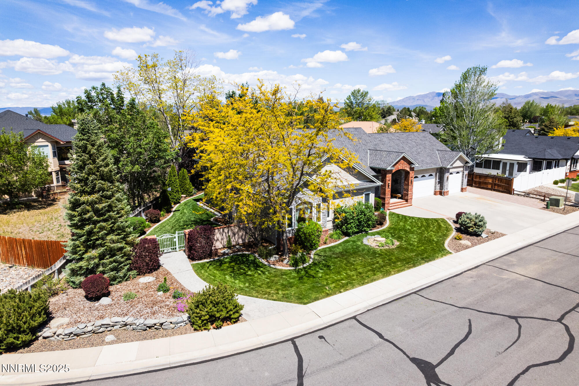 971 Fieldgate Way-11