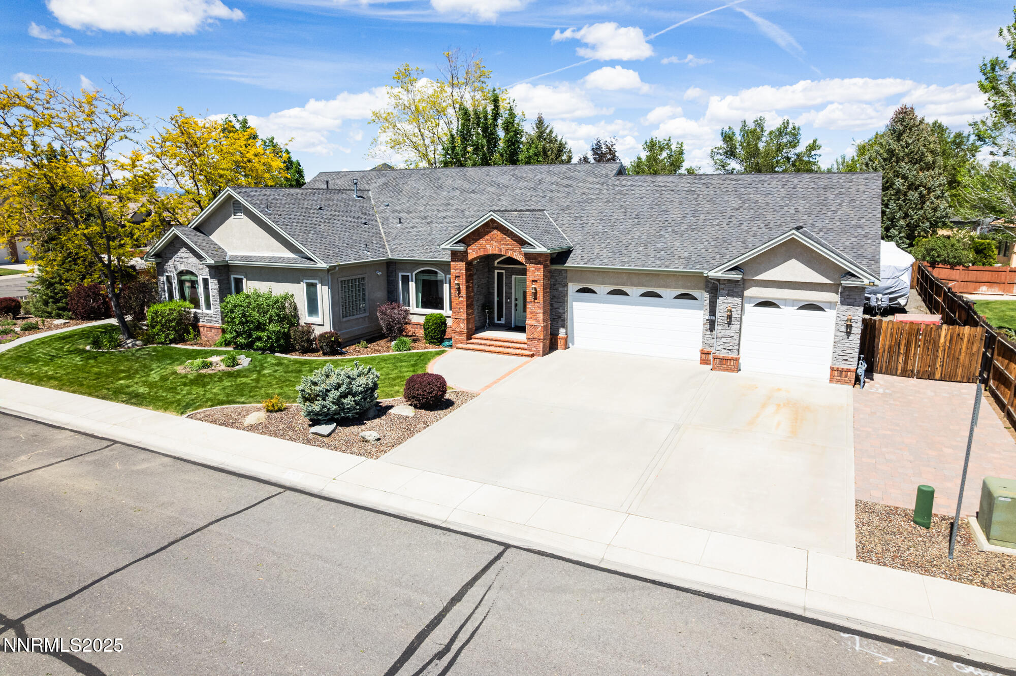 971 Fieldgate Way-12