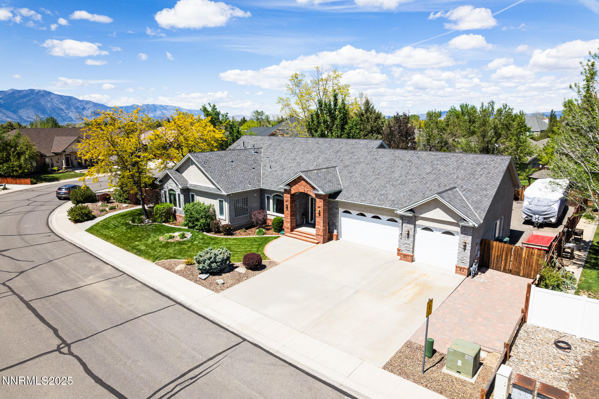 971 Fieldgate Way-13