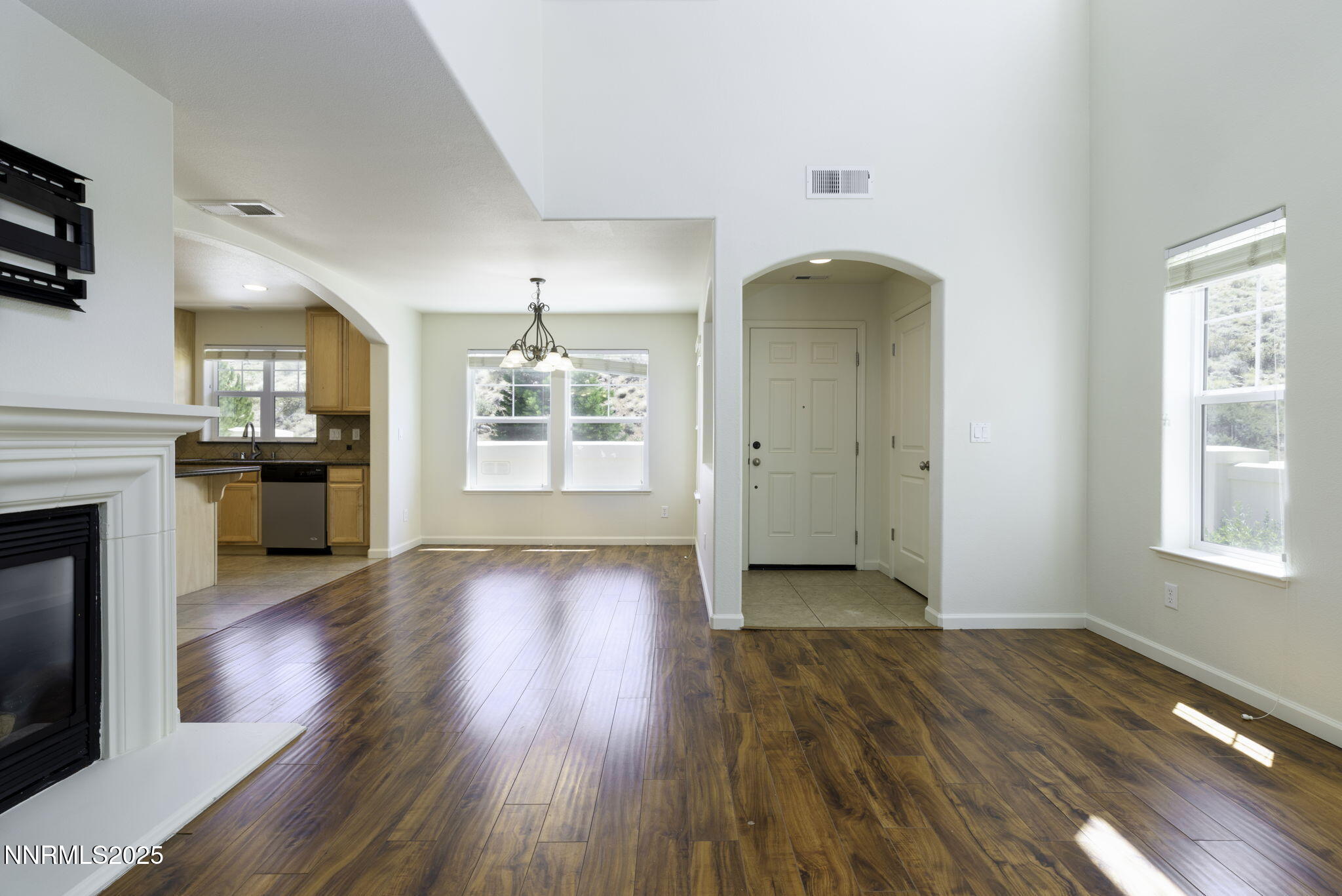 12-web-or-mls-7680 Stone Bluff-11