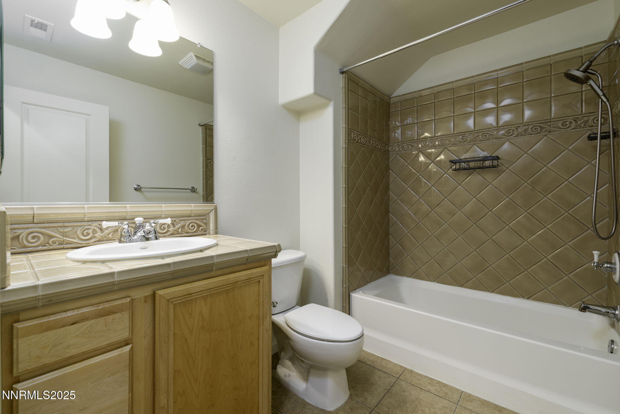 38-web-or-mls-7680 Stone Bluff-33