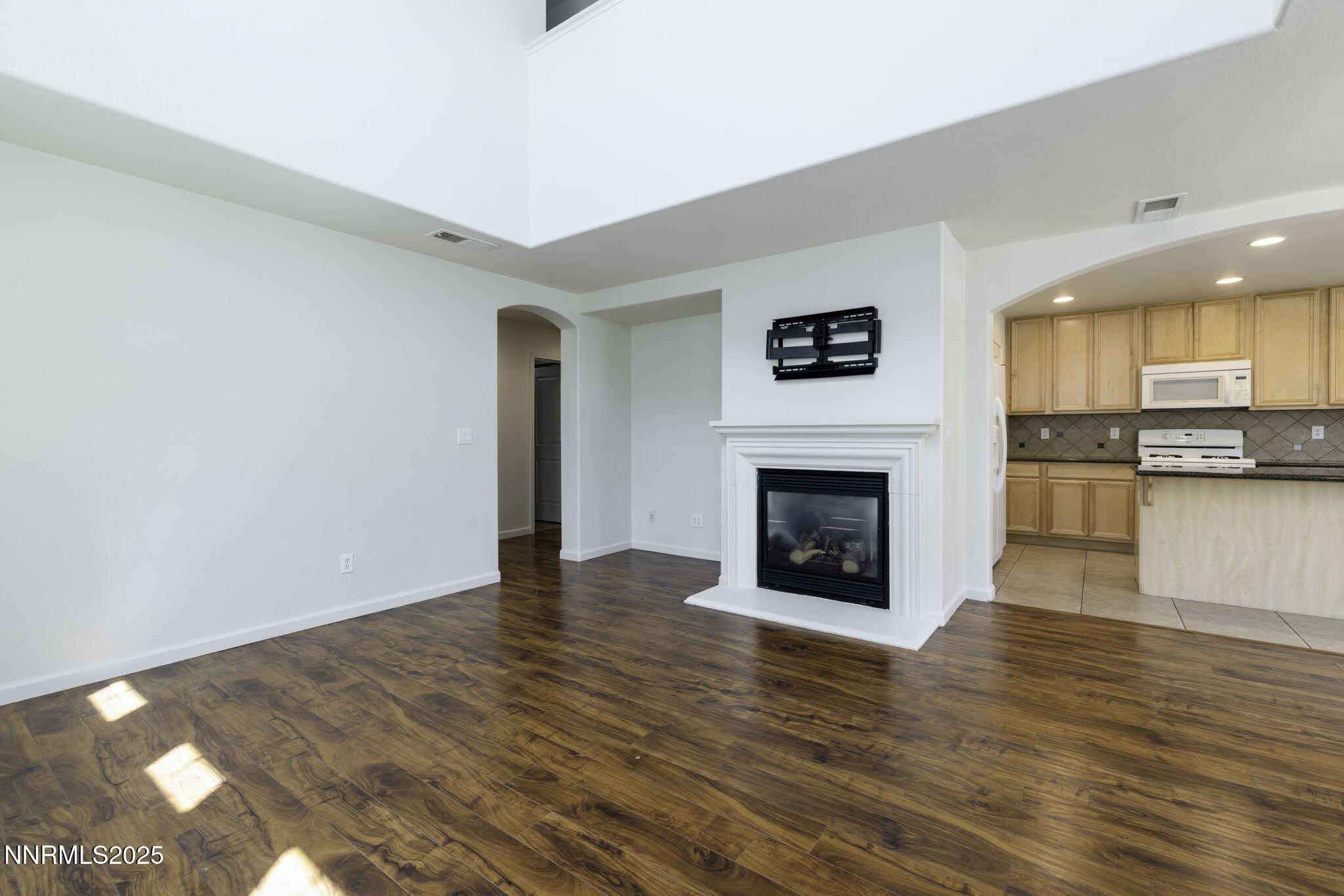 11-web-or-mls-7680 Stone Bluff-10