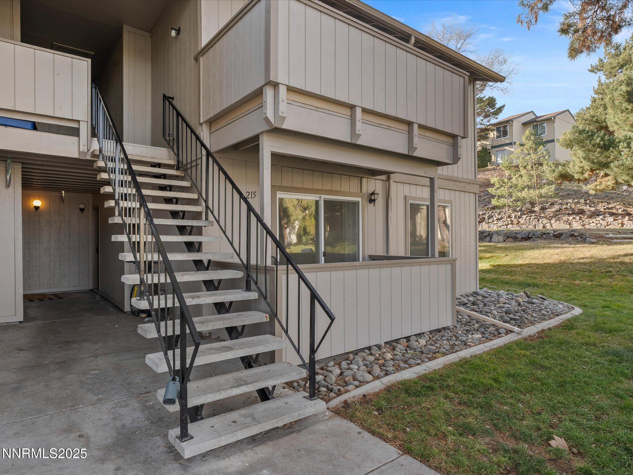 06-3935 Clear Acre Ln- Unit 215-105