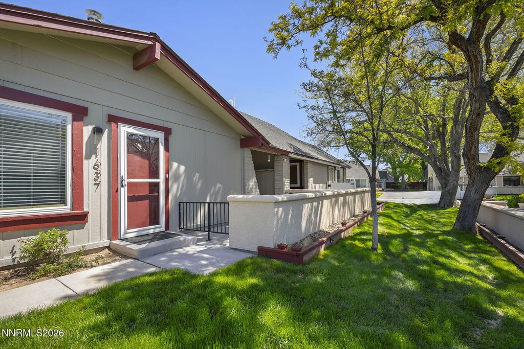 Photo of 1637 York Way, Sparks, NV 89431 (MLS # 260005805)