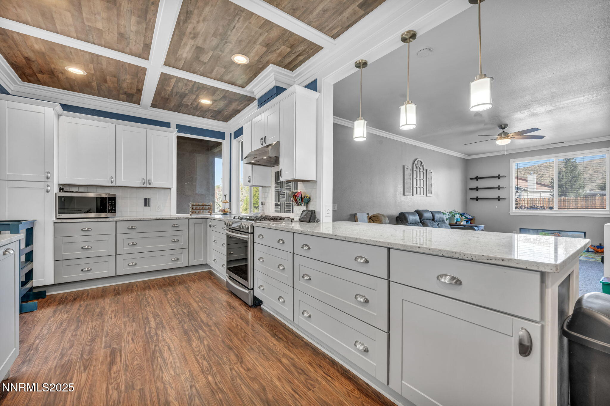 20922-white-rock kitchen 5