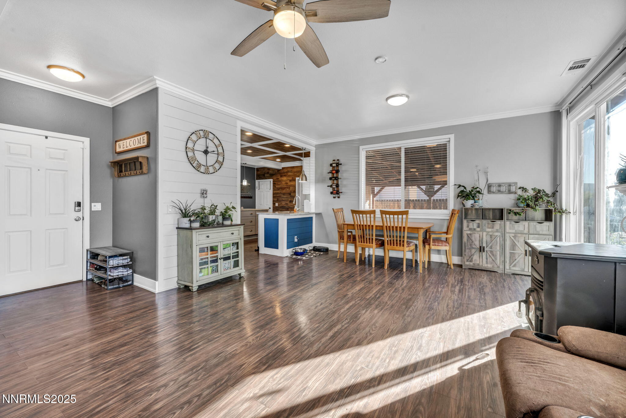 20922-white-rock living room 2