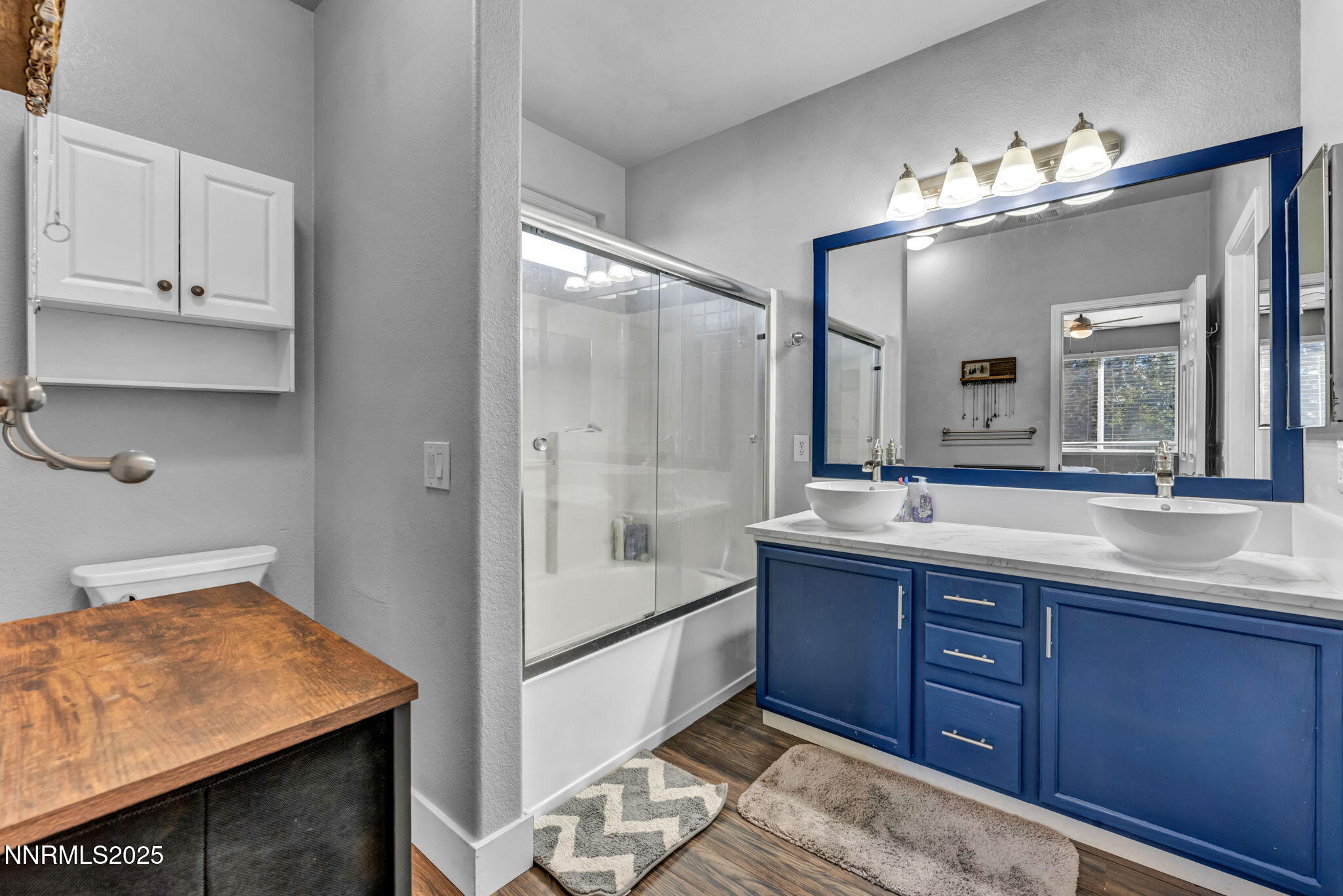 20922-white-rock-master bath 1