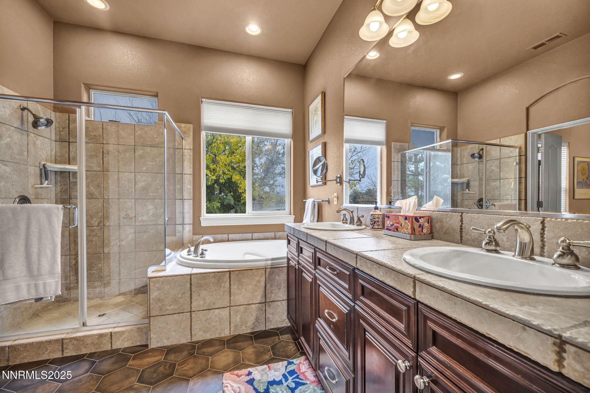 63-web-or-mls-7400-pembroke-dr