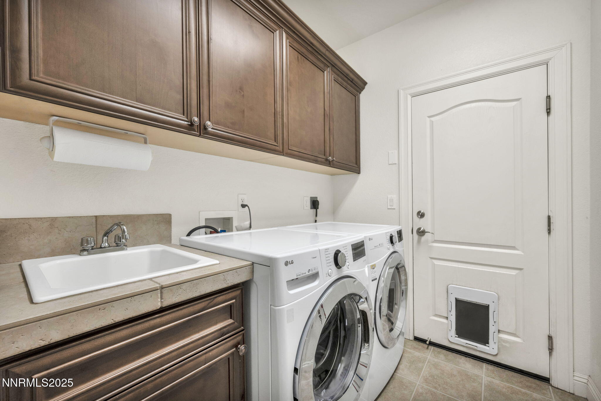 60-web-or-mls-7400-pembroke-dr