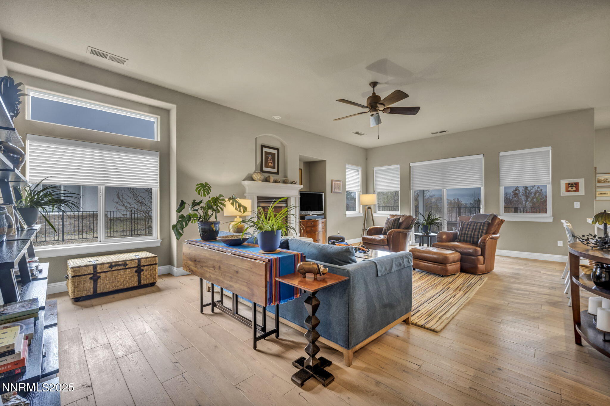 33-web-or-mls-7400-pembroke-dr