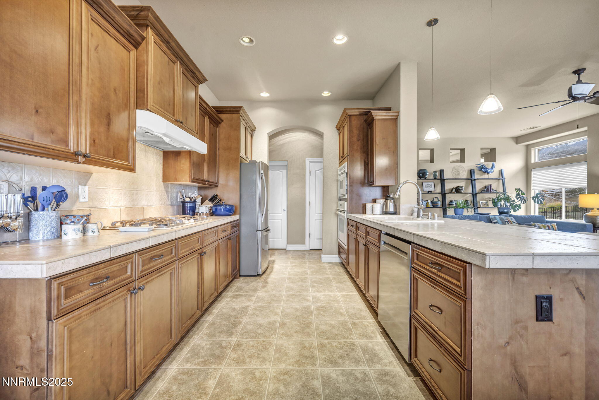 39-web-or-mls-7400-pembroke-dr