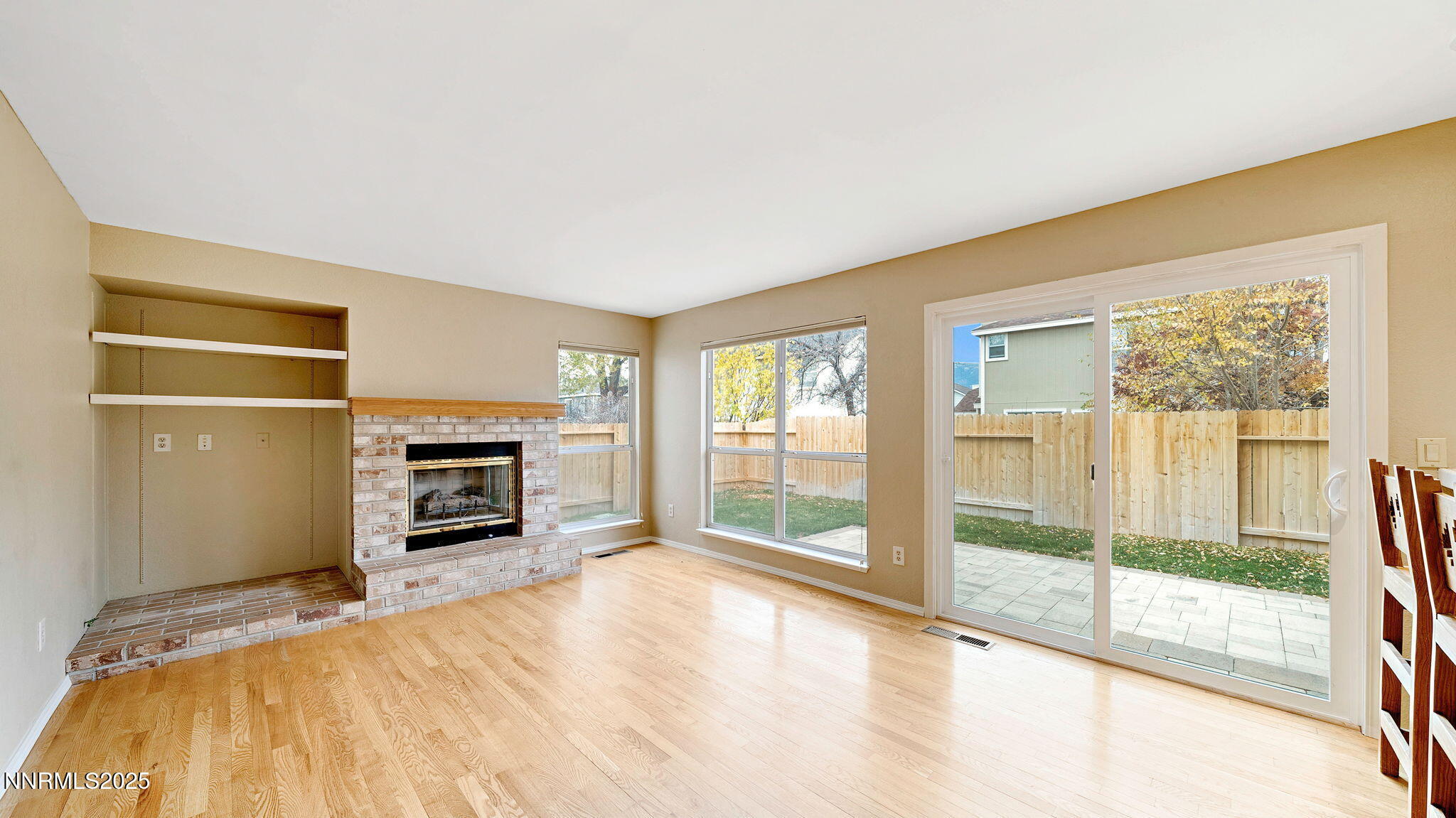 21-DSC08915_6_7_9-Edit