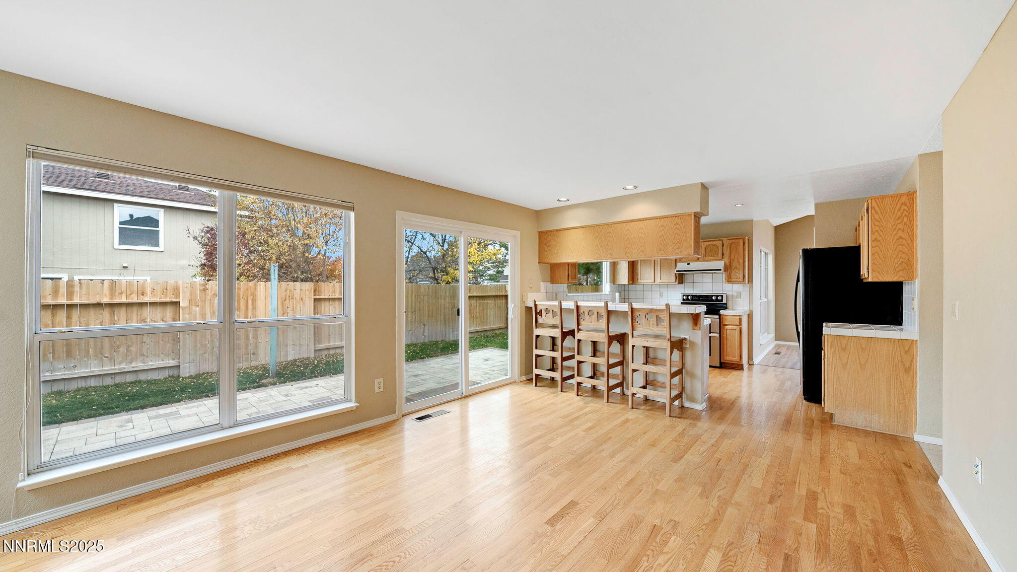 16-DSC08920_1_2_4-Edit