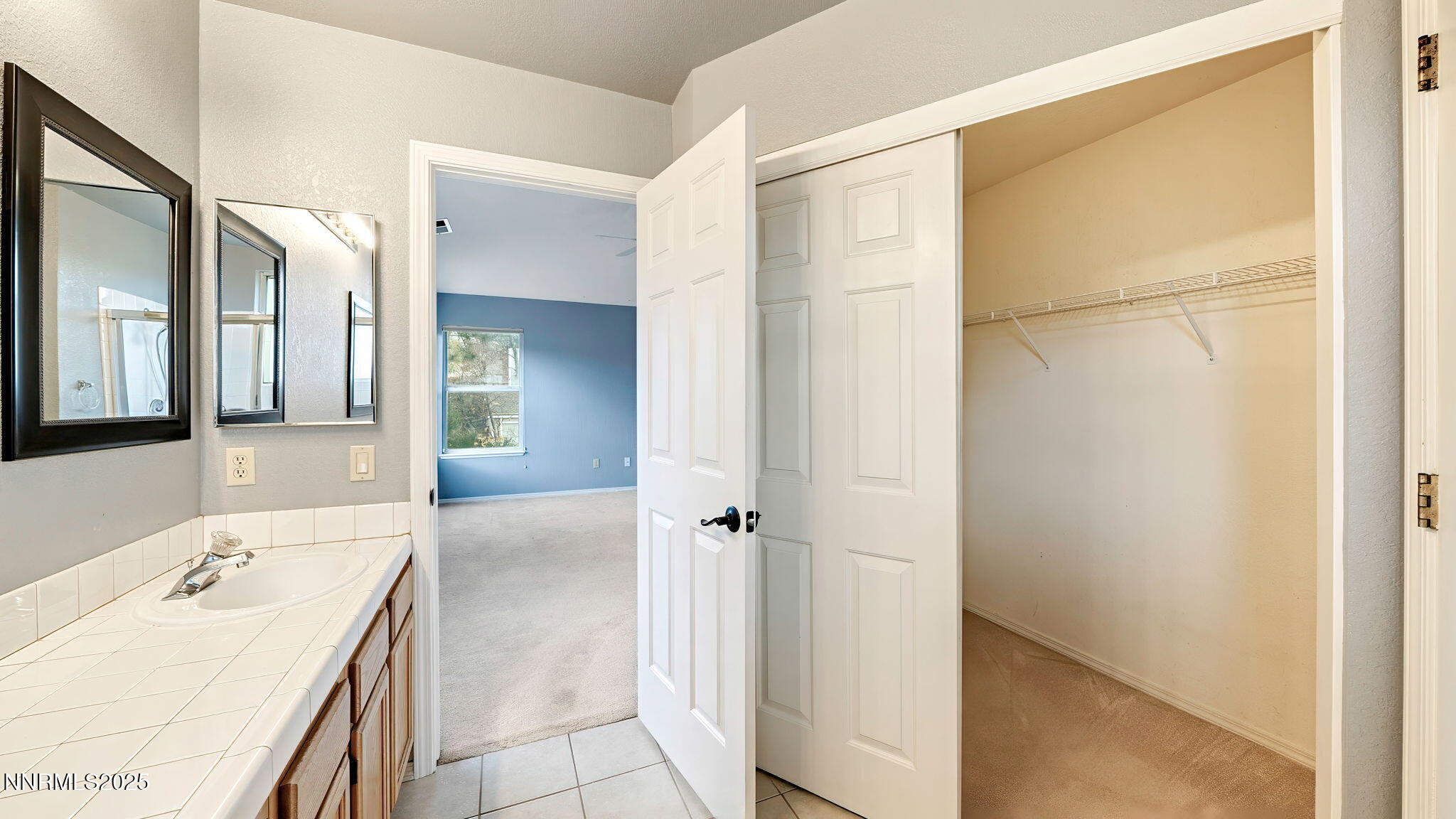 28-DSC09025_6_7_9-Edit