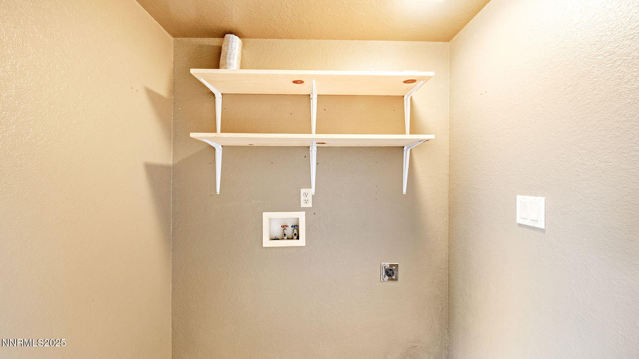 37-DSC08840_1_2_4-Edit